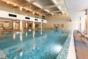 Piscine dans un spa
